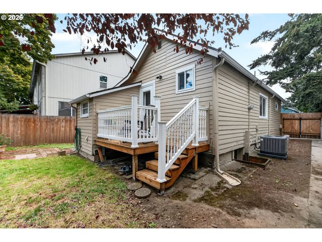 9641 Se YUKON St, Portland, OR 97266