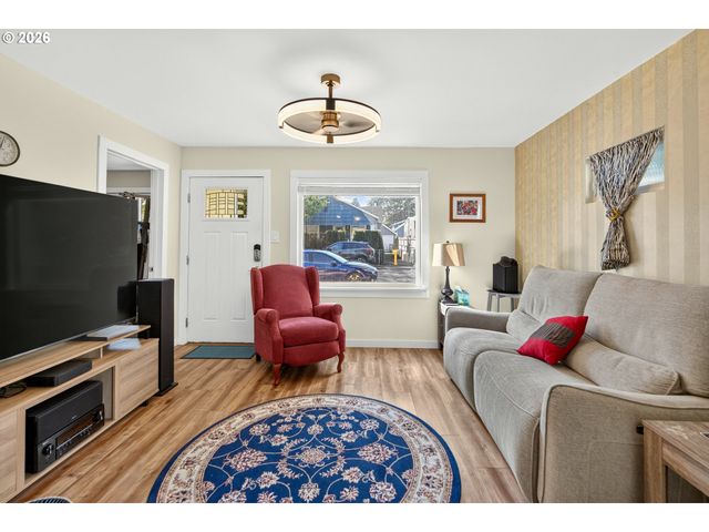 9641 Se YUKON St, Portland, OR 97266