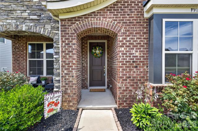 7917 Creek Park Drive, Denver, NC 28037
