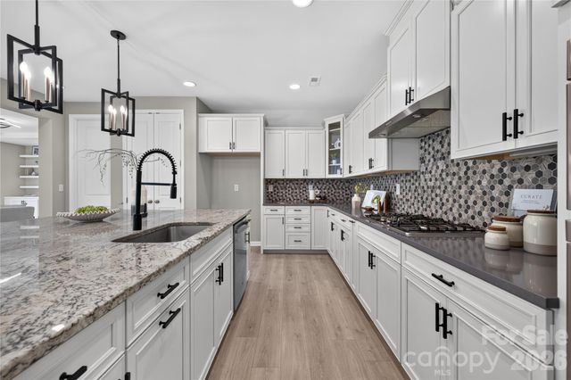 7917 Creek Park Drive, Denver, NC 28037