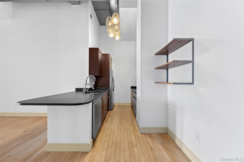 25 Leroy Place 511, New Rochelle, NY 10805 — photo 4