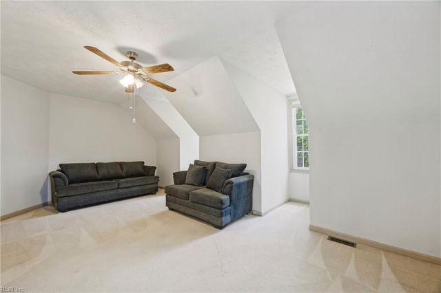 2202 Buckingham GRN, Newport News, VA 23602
