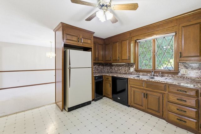 78 Briarwood Ave, Springfield, MA 01118