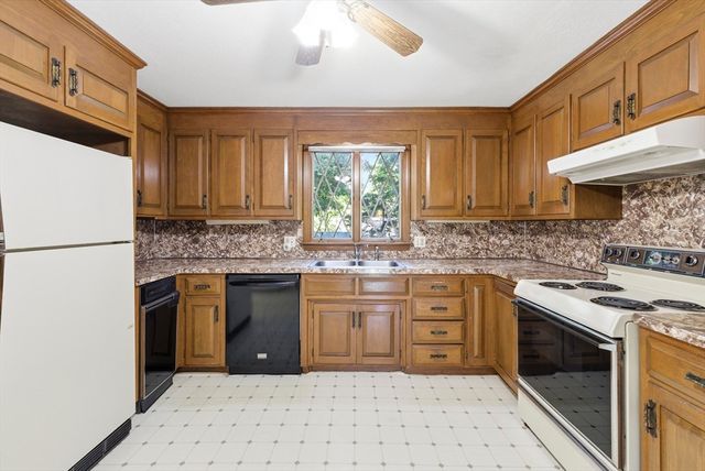 78 Briarwood Ave, Springfield, MA 01118