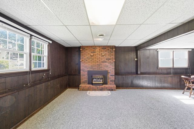 78 Briarwood Ave, Springfield, MA 01118