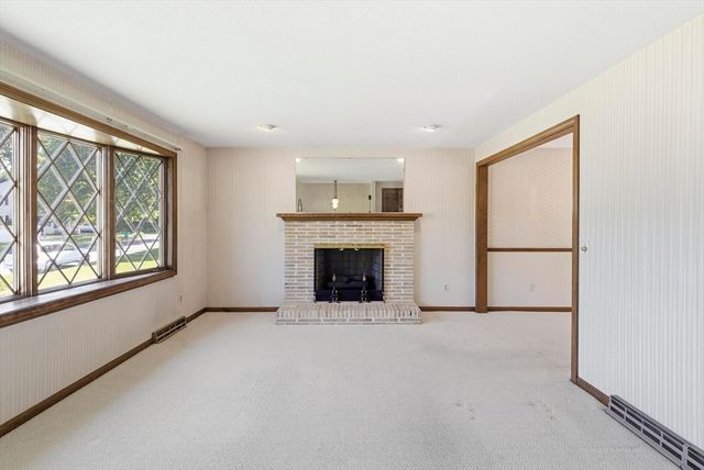 78 Briarwood Ave, Springfield, MA 01118