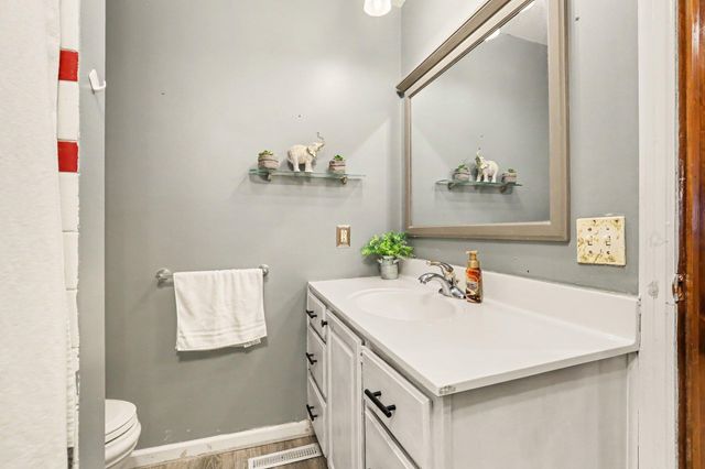 42 E Waterloo Street Nw, Casnovia Twp, MI 49318