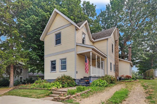 42 E Waterloo Street Nw, Casnovia Twp, MI 49318