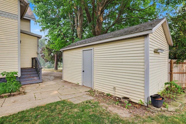 42 E Waterloo Street Nw, Casnovia Twp, MI 49318