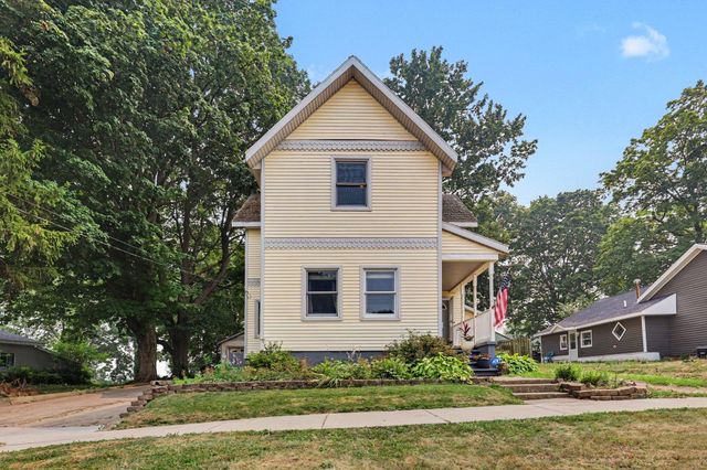 42 E Waterloo Street Nw, Casnovia Twp, MI 49318