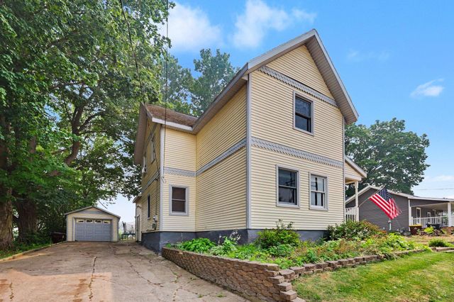 42 E Waterloo Street Nw, Casnovia Twp, MI 49318