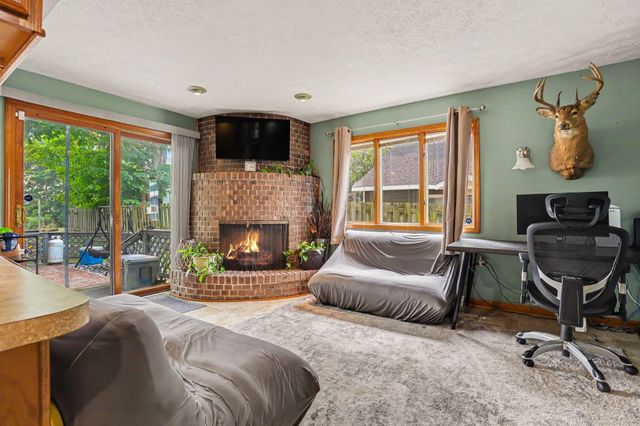 42 E Waterloo Street Nw, Casnovia Twp, MI 49318