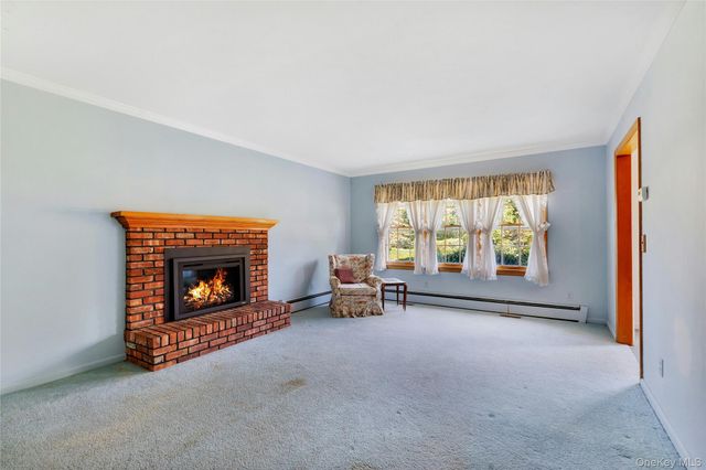 865 Peconic Bay Boulevard, Laurel, NY 11948