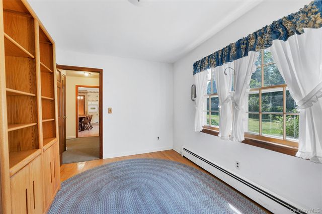865 Peconic Bay Boulevard, Laurel, NY 11948