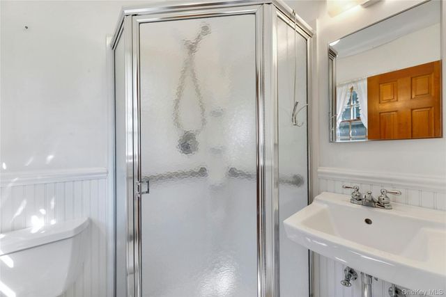 865 Peconic Bay Boulevard, Laurel, NY 11948