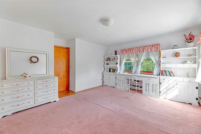 865 Peconic Bay Boulevard, Laurel, NY 11948