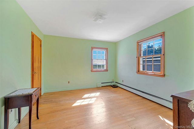 865 Peconic Bay Boulevard, Laurel, NY 11948