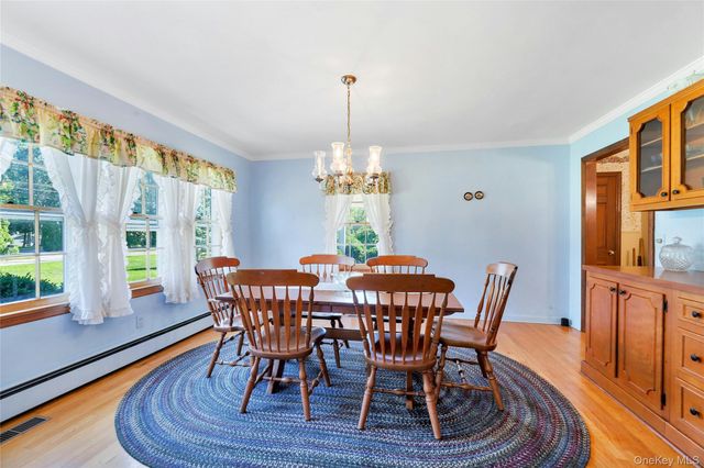 865 Peconic Bay Boulevard, Laurel, NY 11948
