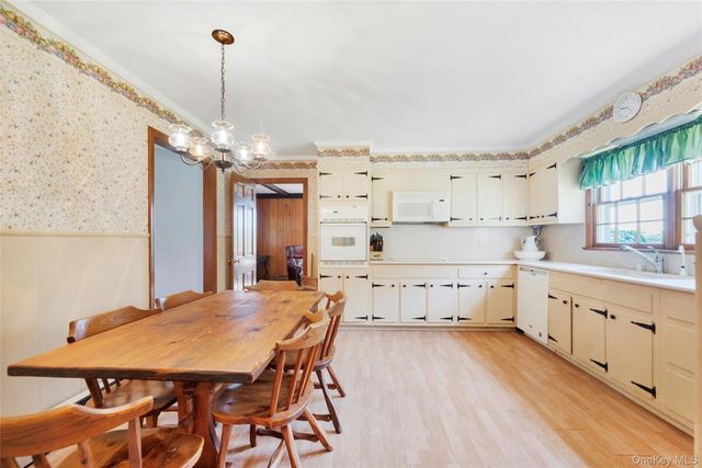865 Peconic Bay Boulevard, Laurel, NY 11948