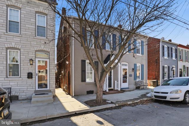 46 S 8TH ST, Columbia, PA 17512