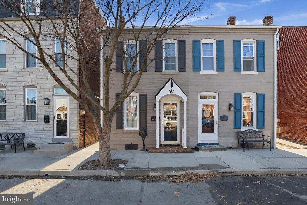 46 S 8TH ST, Columbia, PA 17512