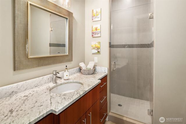 1018 E Lake Sammamish Parkway SE, Sammamish, WA 98075