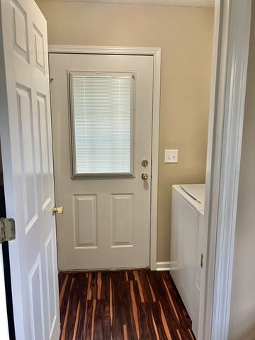 28 Hawthorne Dr, Manchester, TN 37355