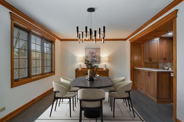 2009 MacKenzie Place 2009, Wheaton, IL 60187