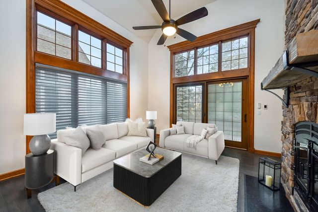 2009 MacKenzie Place 2009, Wheaton, IL 60187