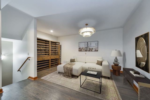 2009 MacKenzie Place 2009, Wheaton, IL 60187