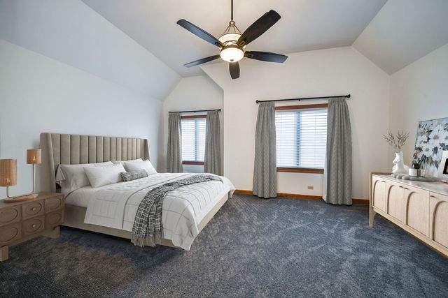 2009 MacKenzie Place 2009, Wheaton, IL 60187