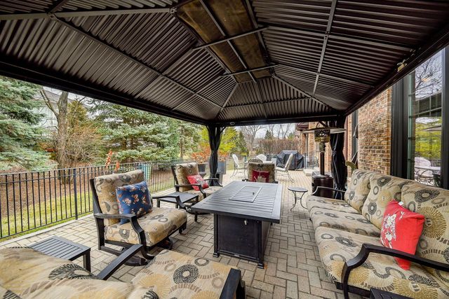 2009 MacKenzie Place 2009, Wheaton, IL 60187