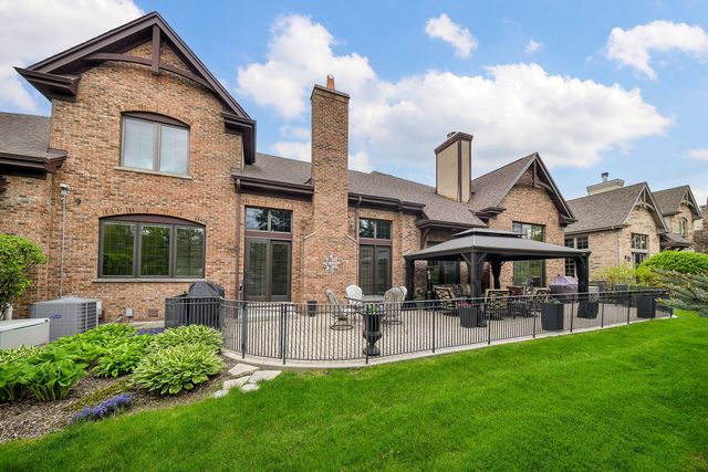 2009 MacKenzie Place 2009, Wheaton, IL 60187