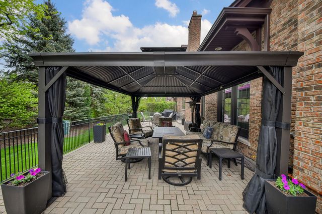 2009 MacKenzie Place 2009, Wheaton, IL 60187
