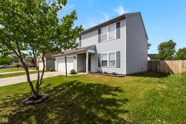 2400 Lakecrest Drive, Columbus, IN 47201