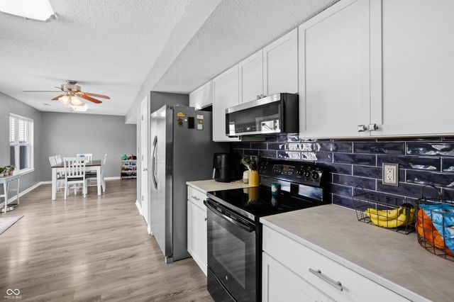 2400 Lakecrest Drive, Columbus, IN 47201