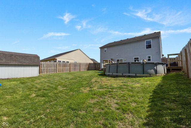 2400 Lakecrest Drive, Columbus, IN 47201