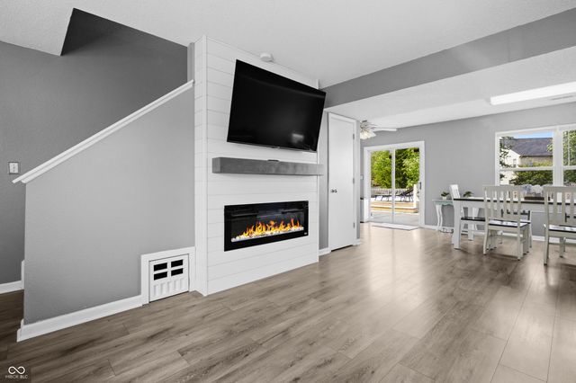 2400 Lakecrest Drive, Columbus, IN 47201