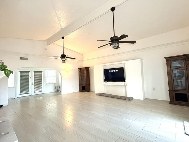 27 Marlin Lane, Baytown, TX 77520