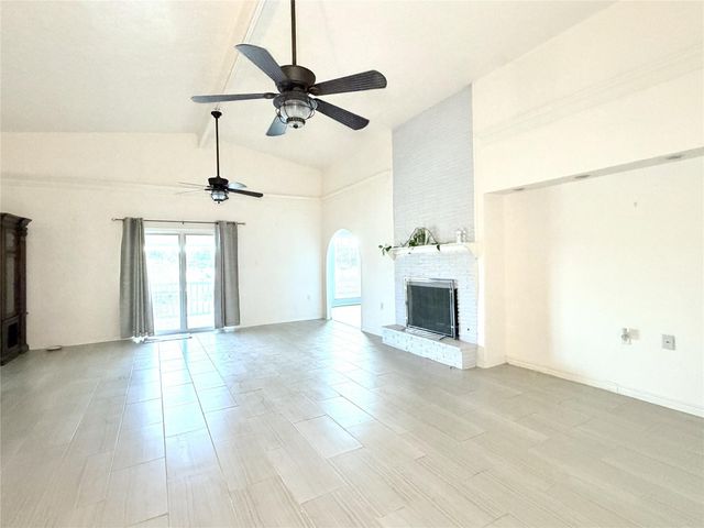 27 Marlin Lane, Baytown, TX 77520