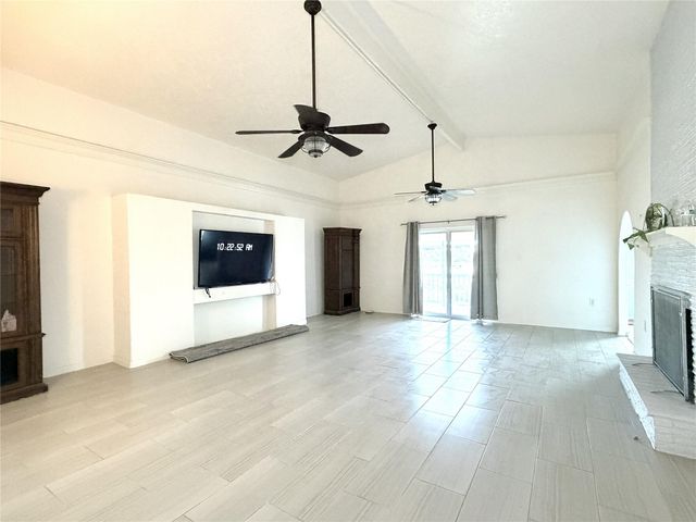 27 Marlin Lane, Baytown, TX 77520