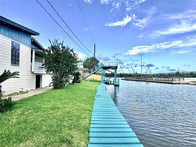 27 Marlin Lane, Baytown, TX 77520