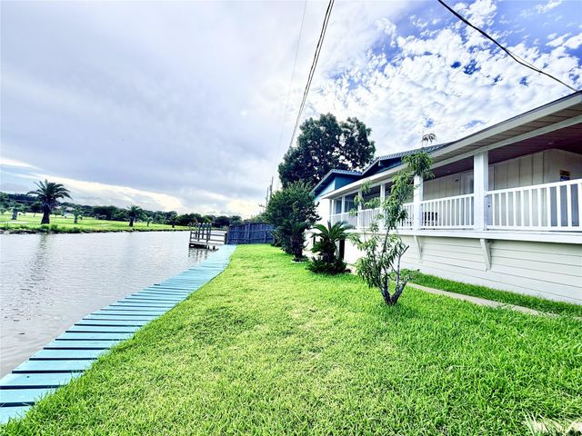 27 Marlin Lane, Baytown, TX 77520