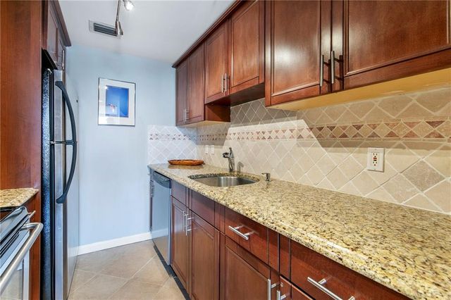 1280 W Peachtree NW Street 3806, Atlanta, GA 30309