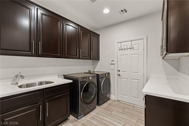 11305 Golden Chestnut Place, Las Vegas, NV 89135