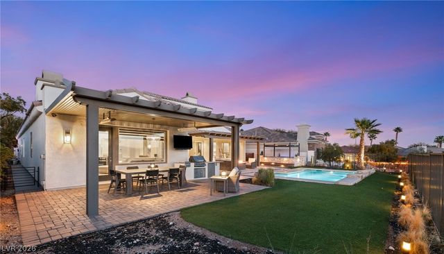 11305 Golden Chestnut Place, Las Vegas, NV 89135