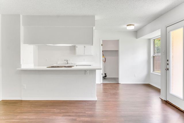 6208 Kary Lynn Drive S, Watauga, TX 76148