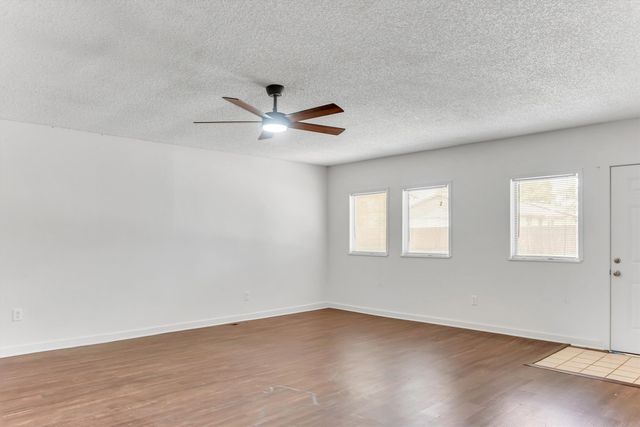 6208 Kary Lynn Drive S, Watauga, TX 76148