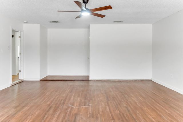 6208 Kary Lynn Drive S, Watauga, TX 76148