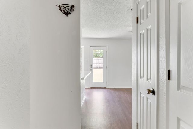 6208 Kary Lynn Drive S, Watauga, TX 76148